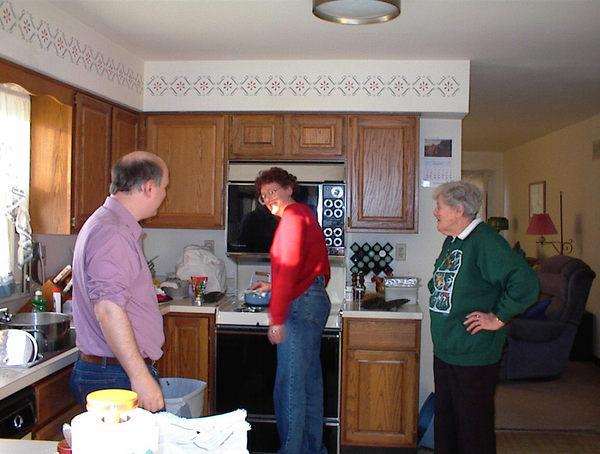new_1999_12_31_mom_maryann_bill.jpg